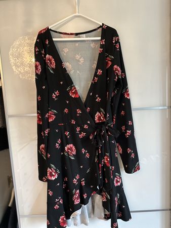 Wickelkleid mit Blumen