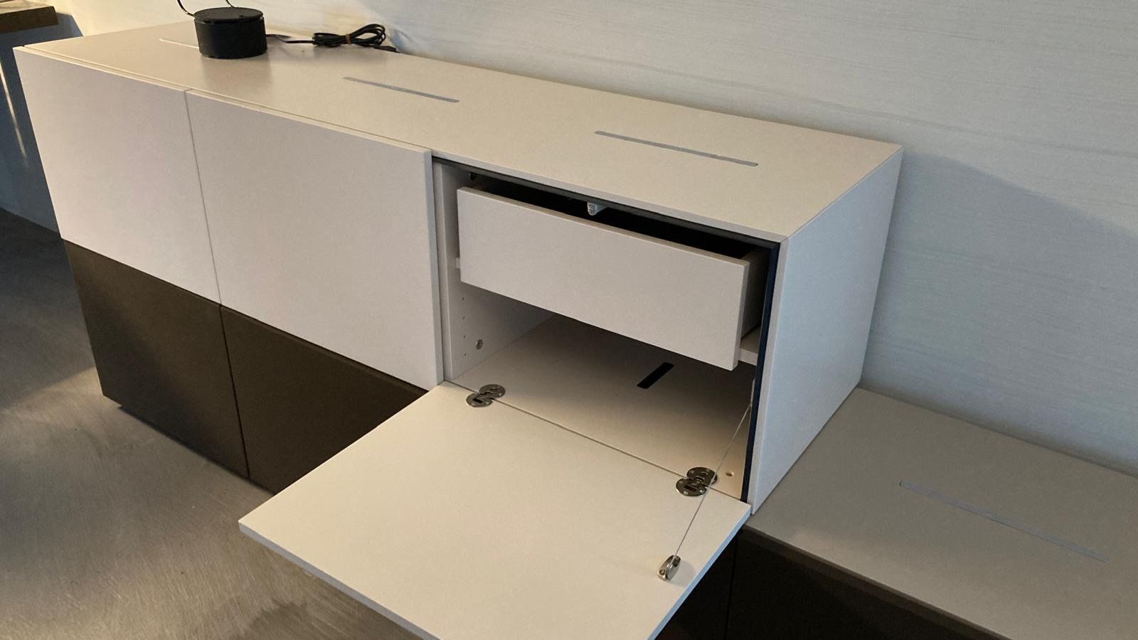 Team By Wellis Mobili TV: Sideboard Mod. Giro von Wellis – Nuovo (secondo la descrizione) da Jona venduto da designfurniture 2