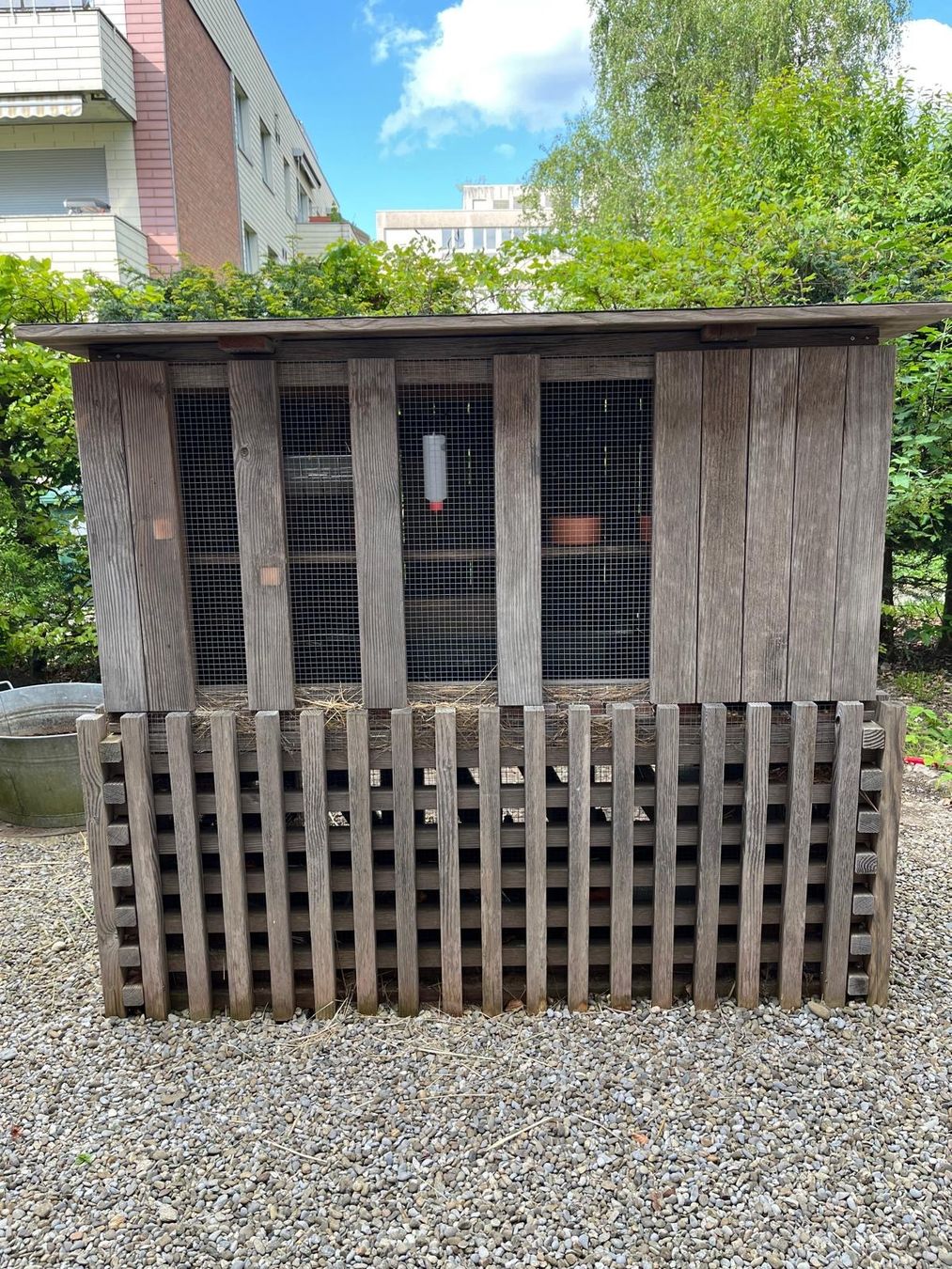 Cages, transport & sécurité: Kleintierstall Eigenbau / Kaninchenstall Outdoor – D'occasion à Bern par IrisBern