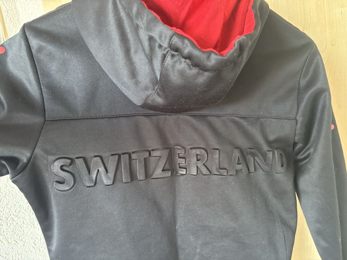 Giacche: S_Swiss Basketball Jacket_rarely worn – Usato da St-George venduto da elena27 1