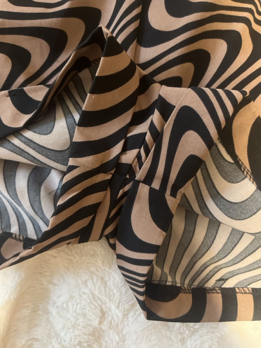 Pantaloni: Short noir et marron FOREVER 21 – Usato da Le Locle venduto da Mayd_h 2