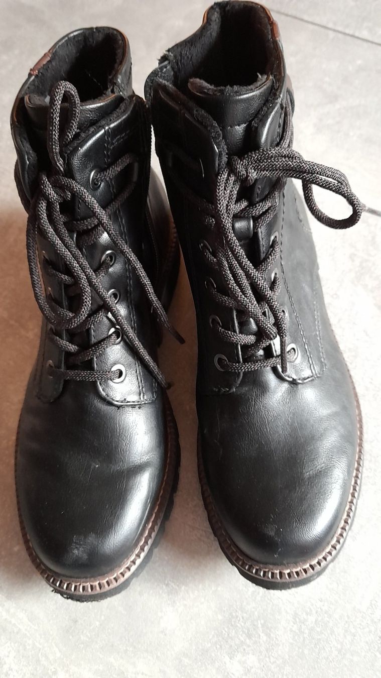 Tamaris Damenschuhe: Winter Schwarze Boots Tamaris – Gebraucht aus Schaffhausen von col_t6cz