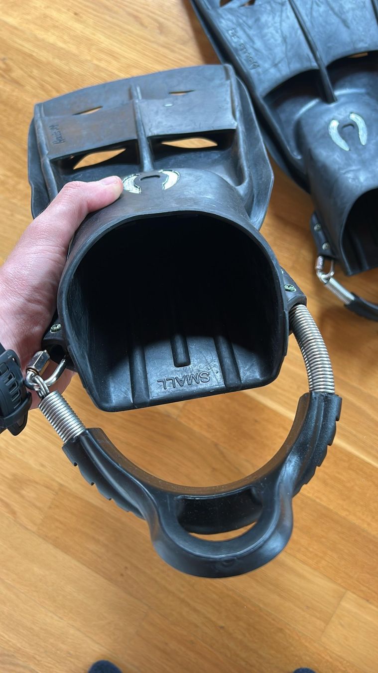 Pinne, Maschere & Boccagli: Flossen Hollise F2 – Usato da Zürich venduto da tom_vkb5 2