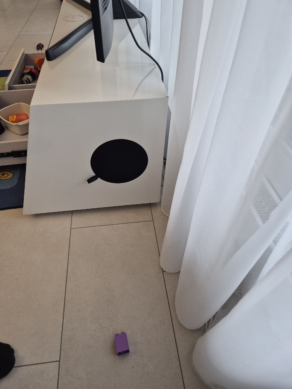 Mobili TV: TV-Möbel mit integriertem Soundsystem, weiss – Usato da Burgdorf venduto da Toma9 3
