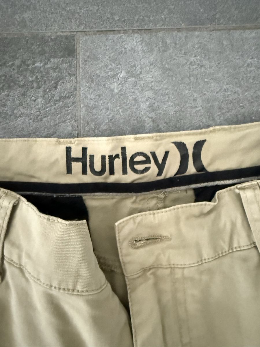 Pantaloni: Hurley Chino Hose/ Sommerhose – Usato da Davos Platz venduto da mon_v2vm