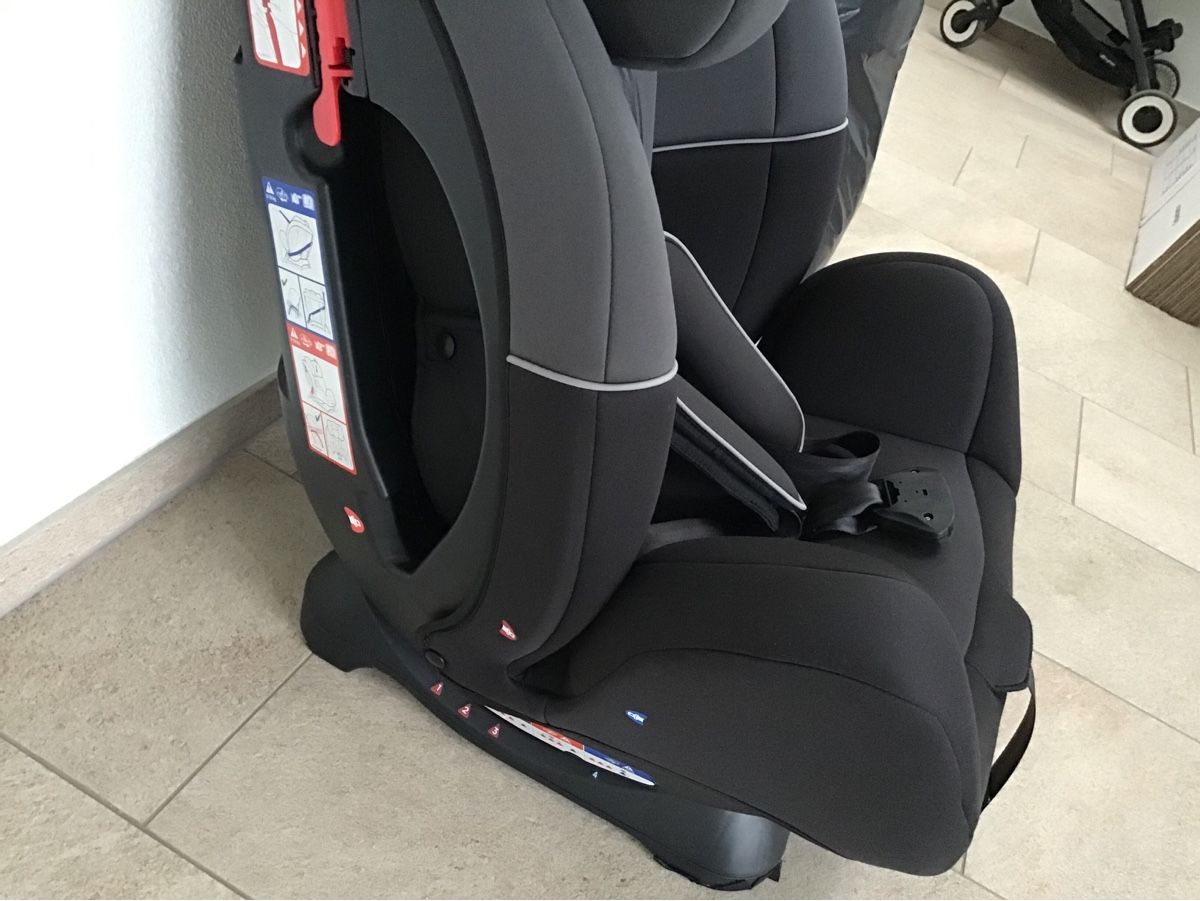 Auto-Kindersitze: 2 Kindetsitze ab 1fr.– – Gebraucht aus Rüschlikon von asa_h6mb 1