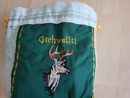 Gschwelltisack
