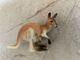 Känguru mit Baby, Tierfigur von Schleich, Top Zustand!