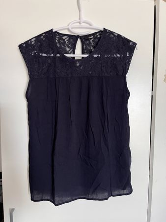 Damenbluse ONLY dunkelblau Grösse 36 Spitze 