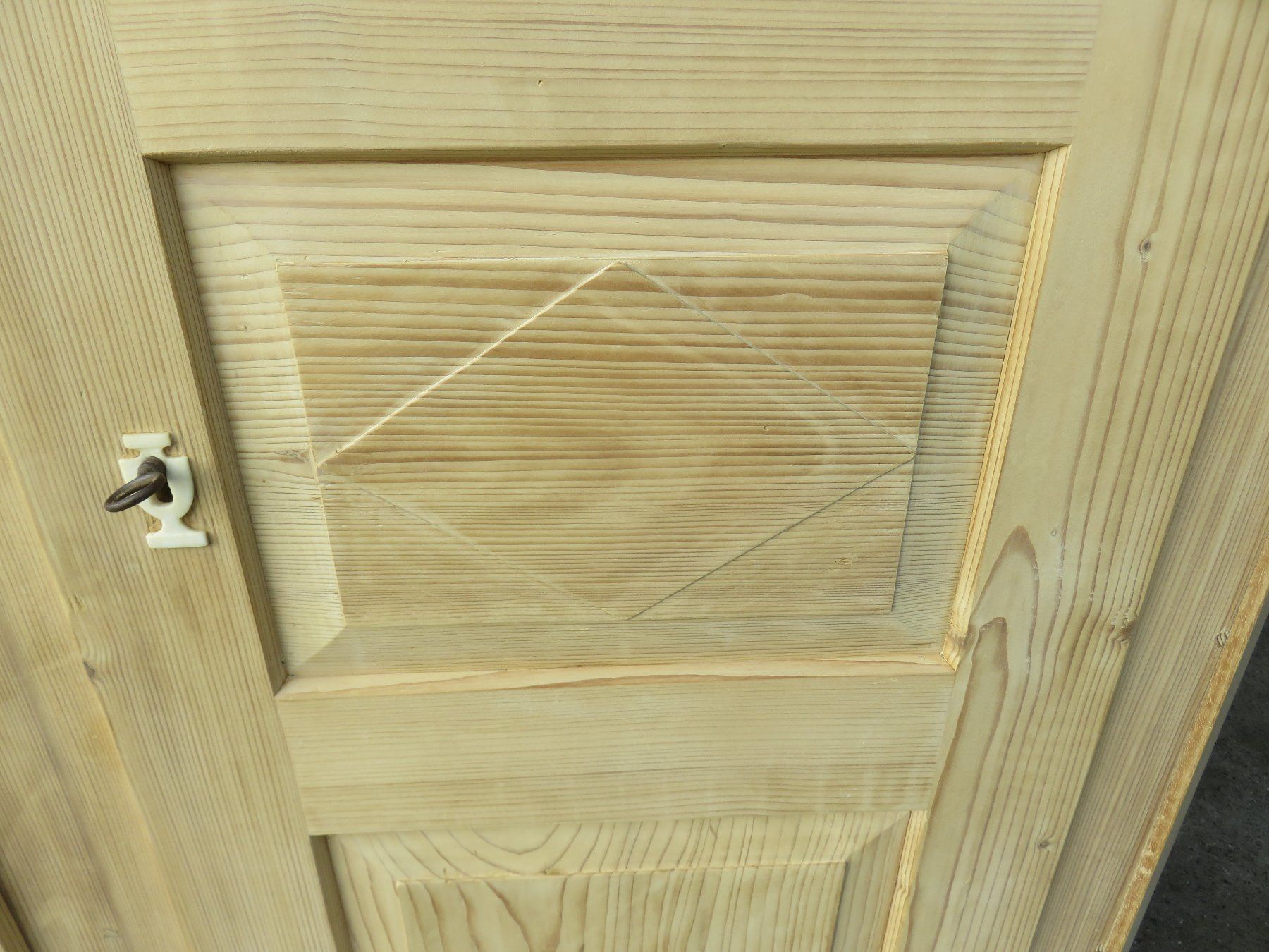 Armadi: antiker Biedermeier-Tannenschrank – Usato da Ruswil venduto da Mfladibus 8