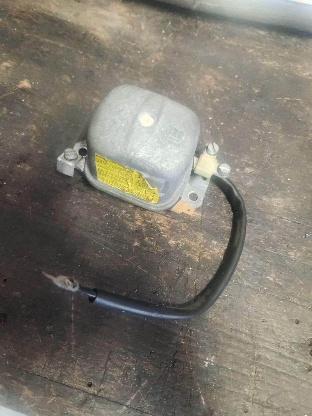VW Toutes les pièces auto: Régulateur VW Cox 6 volts – D'occasion à Céligny par Taototo73 1