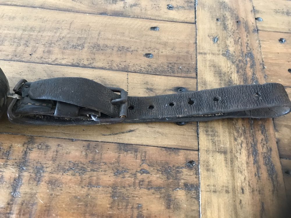 Campanacci mucche: Antike Glocke Schelle mit Lederband – Usato da Rapperswil SG venduto da cosiba01 5