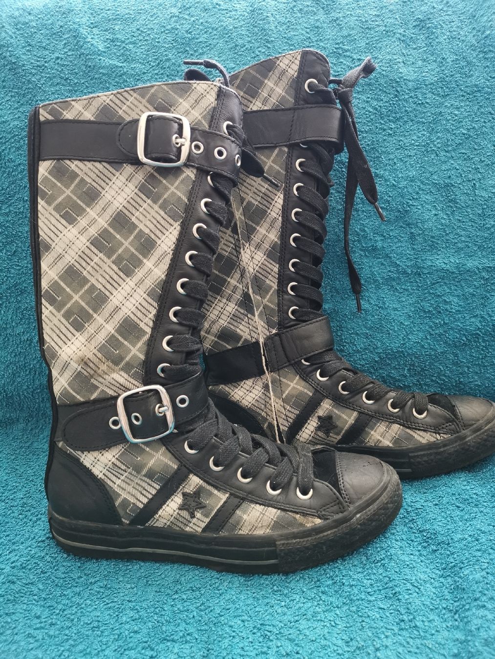Damenschuhe: Converse Stiefel Grösse 39 – Gebraucht aus Stäfa von Pinky777