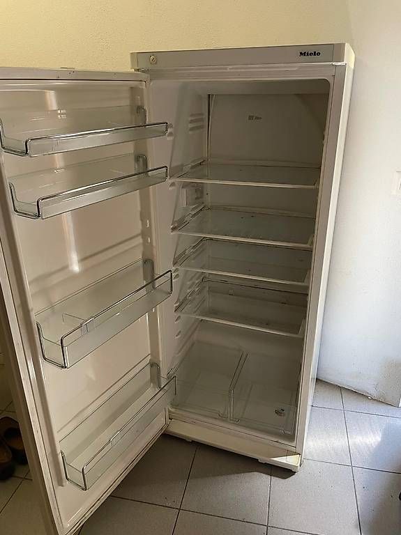 Kühlschrank: Frigorifero marca Miele – Gebraucht aus Giubiasco von erm_ngb5
