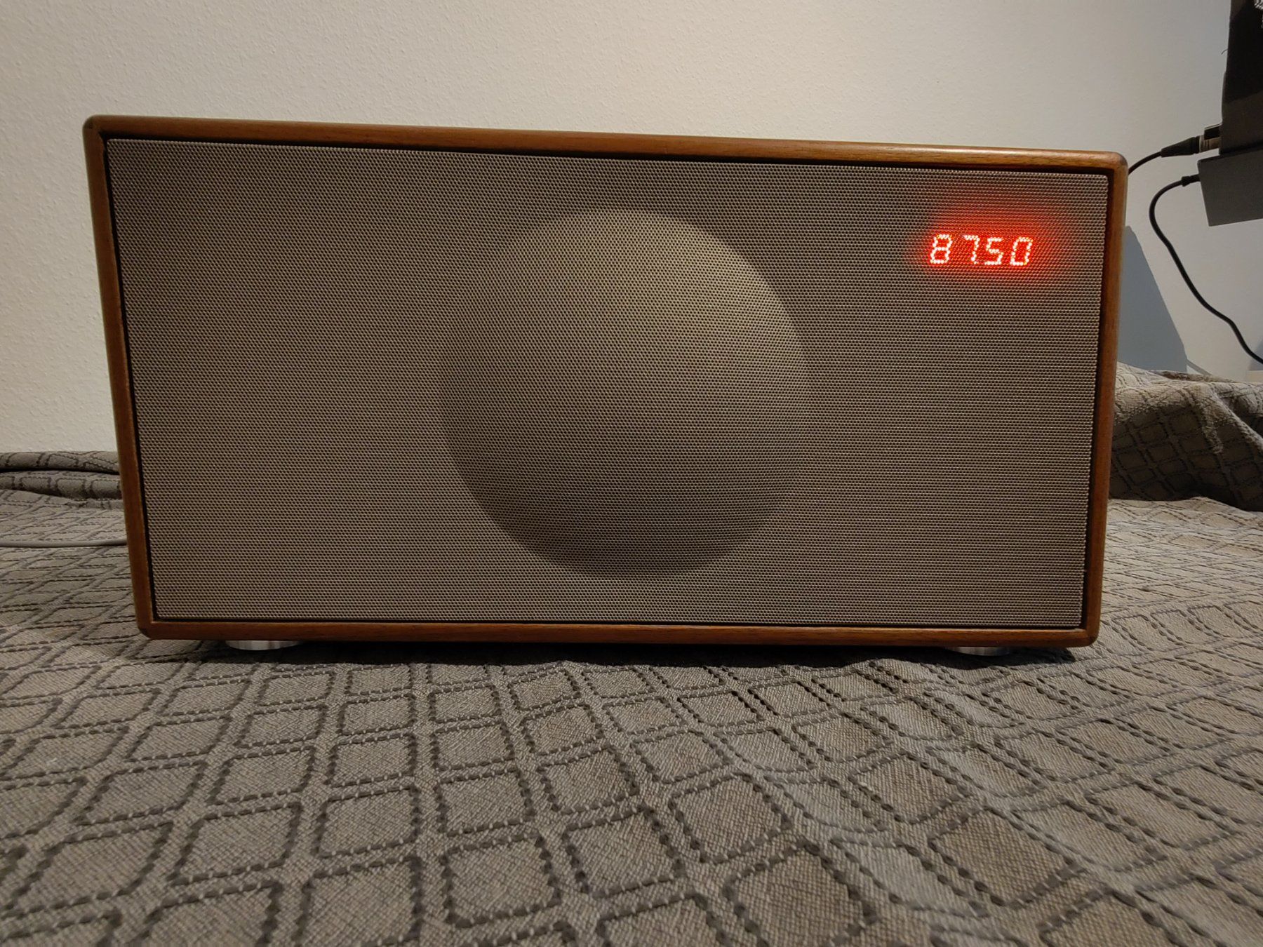 Systèmes audio & multimédias: Geneva Model M / CD + iPod + FM player / Walnuss – D'occasion à St. Gallen par swi_dnw5 1