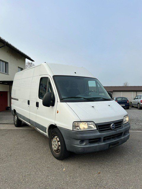 Fiat Nutzfahrzeuge: Fiat Ducato Maxi 2.8 JTD  Anhängelast  2000 kg – Gebraucht aus Oberriet SG von  1