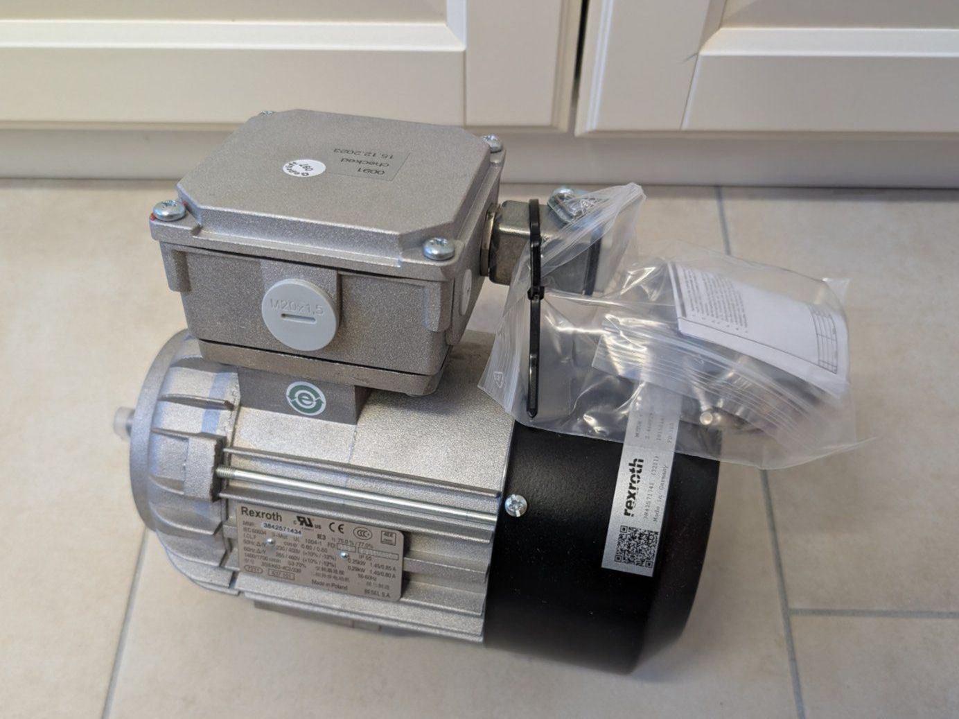 Bosch  Motori: Bosch Rexroth Drehstrommotor 400V #3 – Nuovo (secondo la descrizione) da Unteriberg venduto da Propangasfloete 1