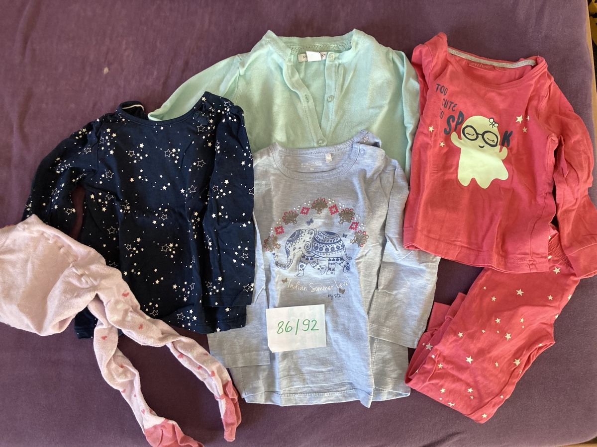 Lotti & Set di vestiti: Kleiderpaket Grösse 86/92 Mädchen – Usato da Wiler b.Utzenstorf venduto da Verkauf333 1