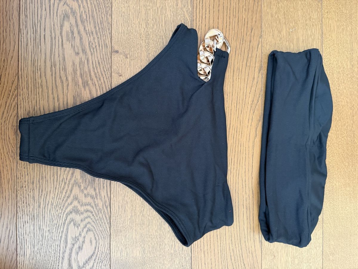 Costumi da bagno & Bikini: Schwarzer Bikini mit Goldkette, Gr. M - Neu – Nuovo (secondo la descrizione) da Bassersdorf venduto da Sandy456 3