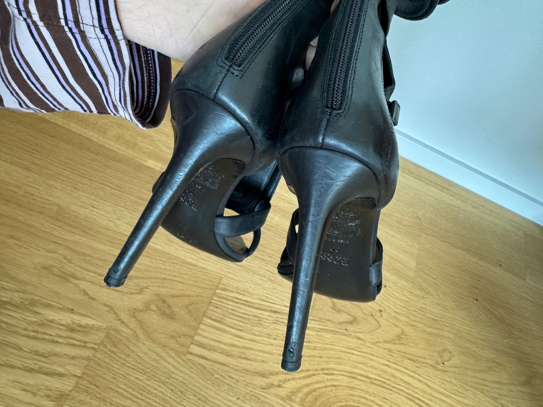 Hugo Boss Damenschuhe: Hugo Boss High Heels "Jodi" Black Gr. 39 – Gebraucht aus Klingnau von Vdado 8