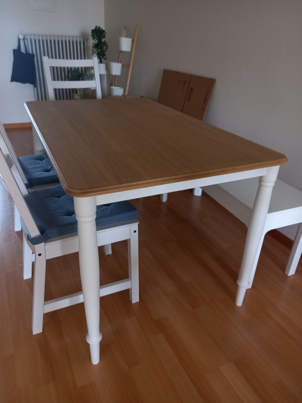 Ikea Set de table et chaises: Kombination Tisch, 4 Stühle und Sitzbank – D'occasion à Lyssach par korgull 1