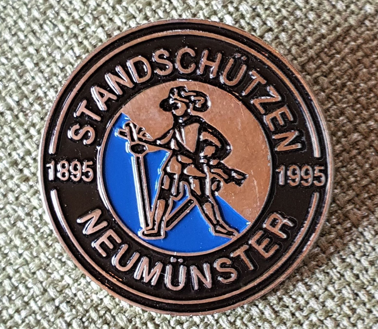 Placchette & Badge: C736 - Pin STand Schützen Neumünster CH – Usato da Reinach BL venduto da Boston-Verkauf 1