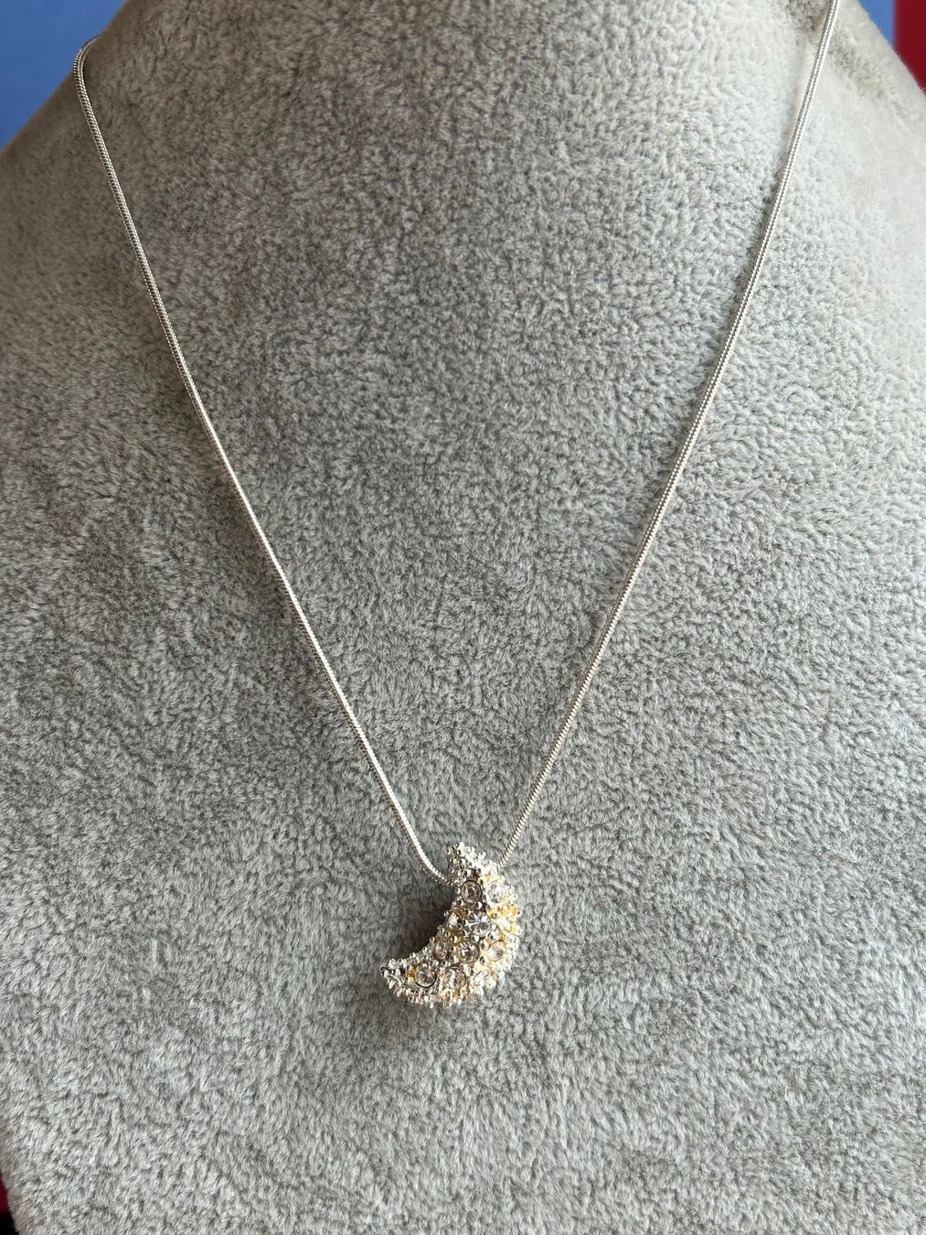 Catenine: Schlangenkette mit Sichel-Mond Weiss – Usato da Laufen venduto da Bellavitaboom 1