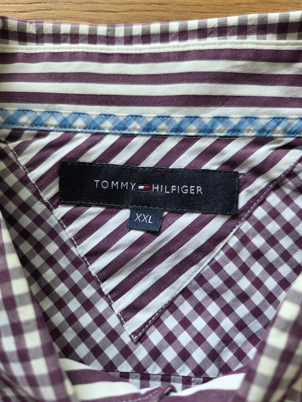 Tommy Hilfiger Chemises: Tommy Hilfiger Hemd Karomuster Lila/Weiss – D'occasion à Küsnacht ZH par cipi01 1