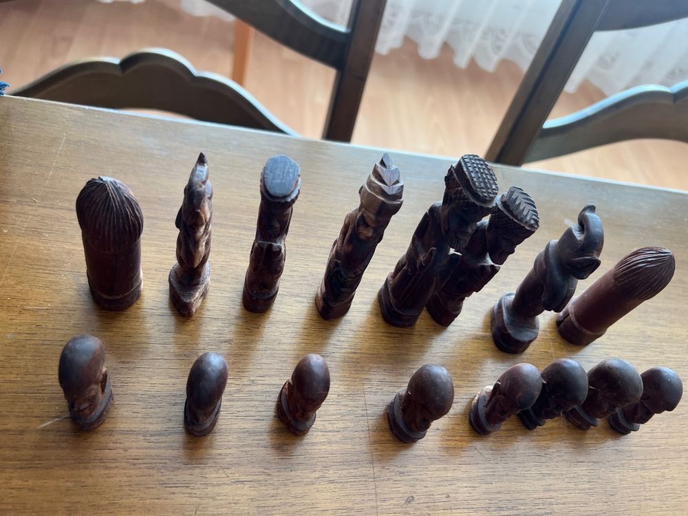 Schachfiguren handgeschnitzt aus Mozambique 1986 | Kaufen auf Ricardo