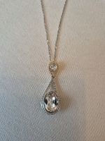 Schönes Swarovski Damen Halskette mit Anhänger, Kristall