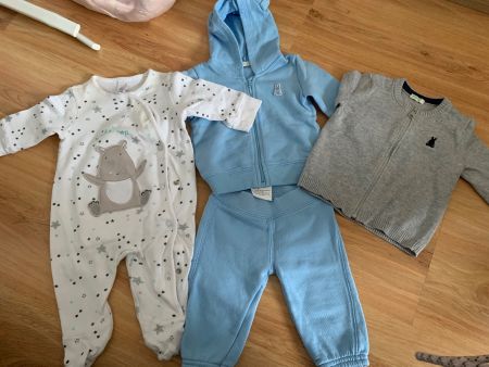 Babykleidung