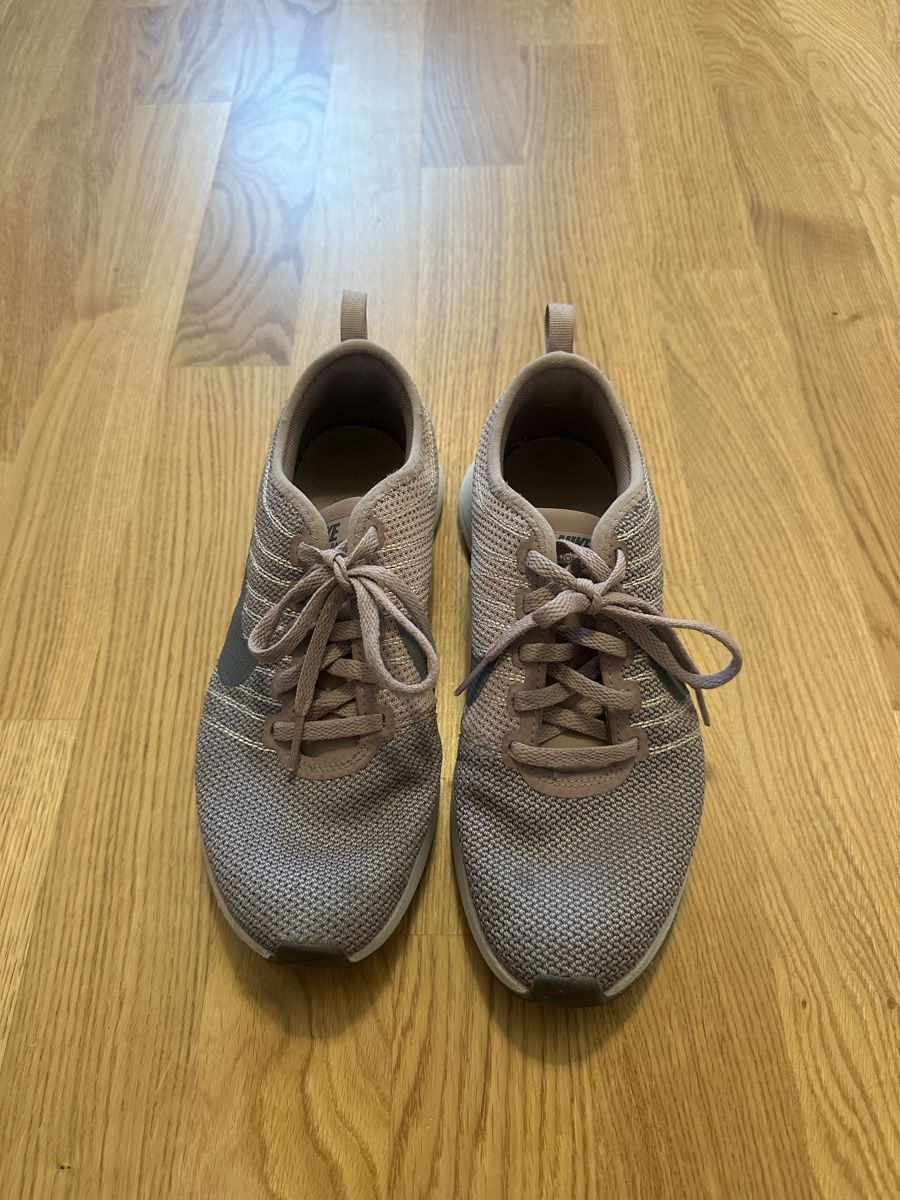 Nike Damenschuhe: Nike Turnschuhe Grösse 37 – Gebraucht aus Luzern von jill244 1