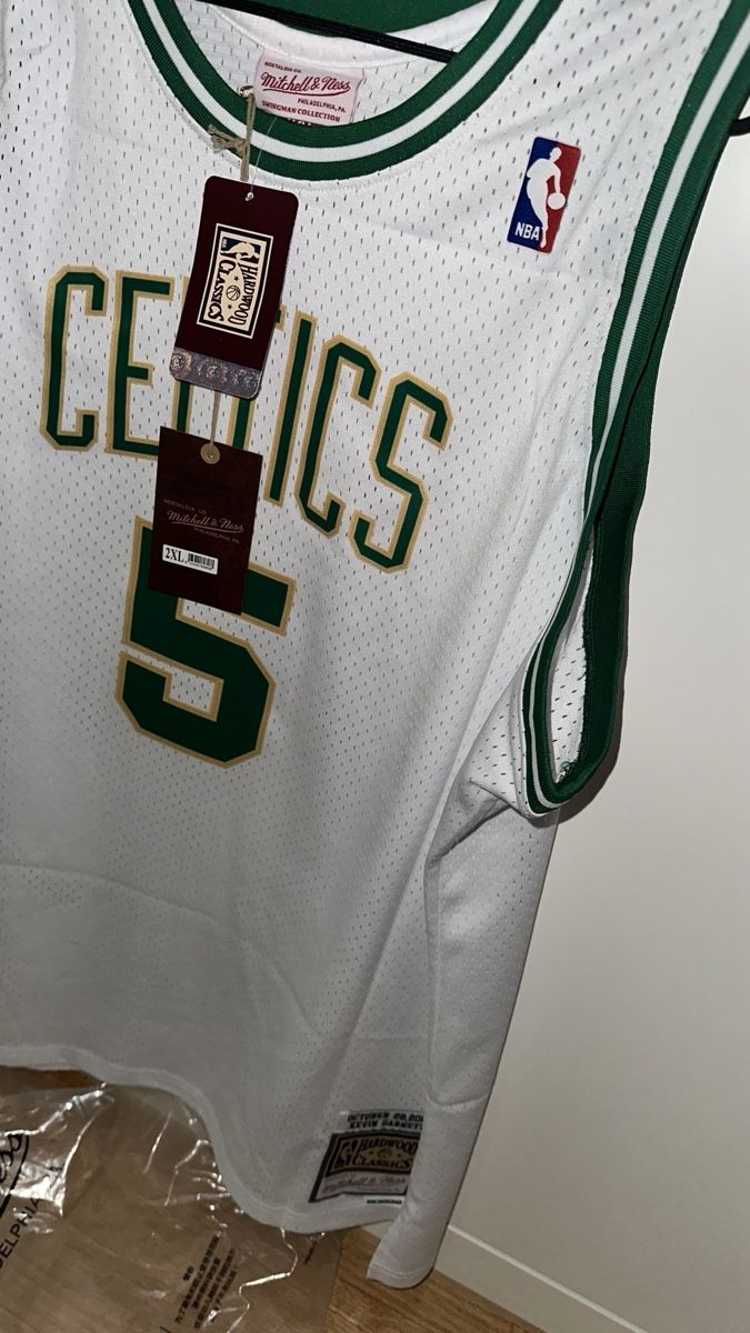 Mitchell & Ness Maillots de corps & Pantalons: Garnett MITCHELL & NESS SWINGMAN JERSEY Neu – Neuf avec emballage d'origine à Rümlang par Dripsale 1