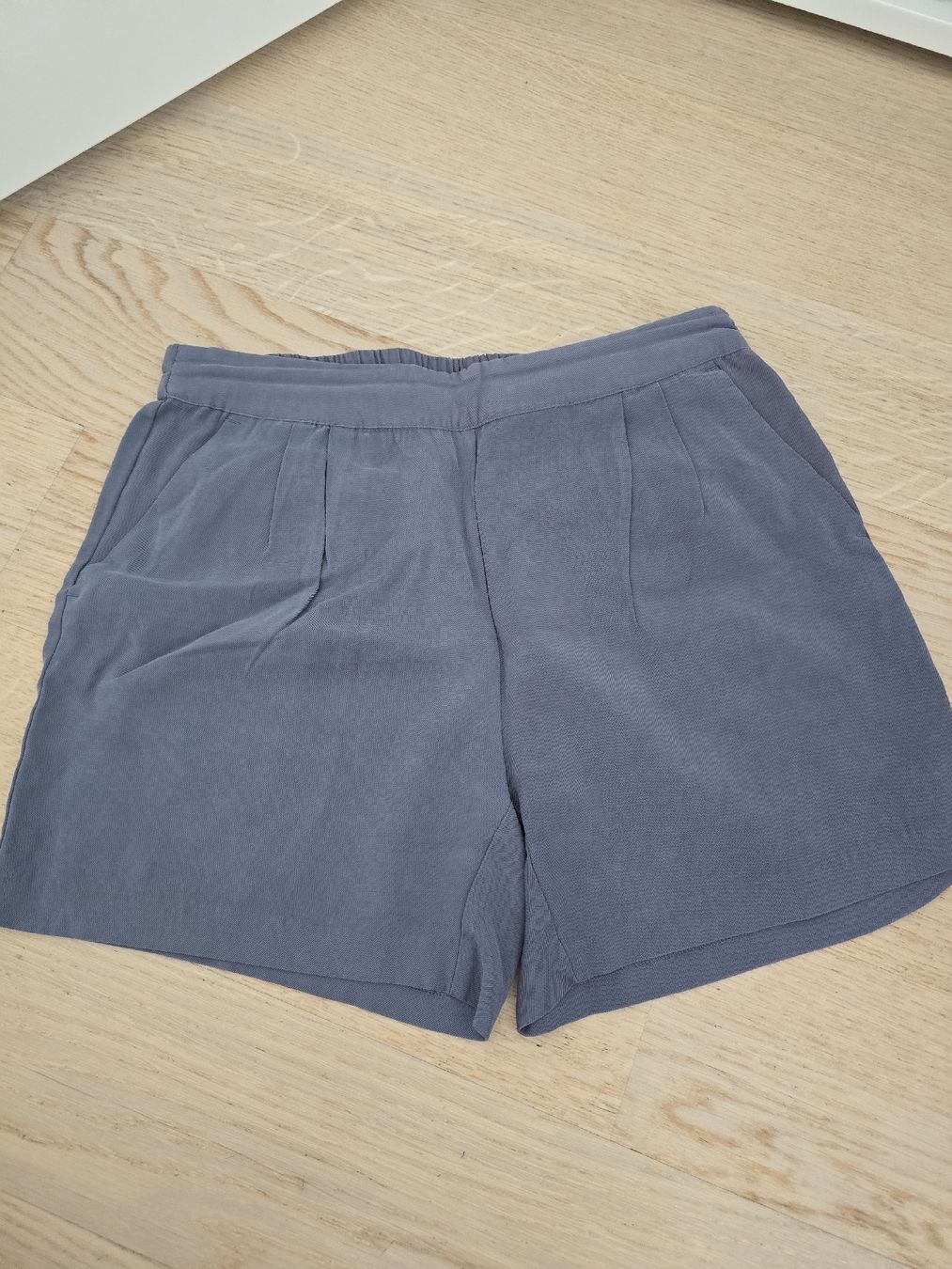 Vila Pantaloni: Vila Shorts - Grösse M – Usato da Rickenbach b. Wil venduto da Kth_v8