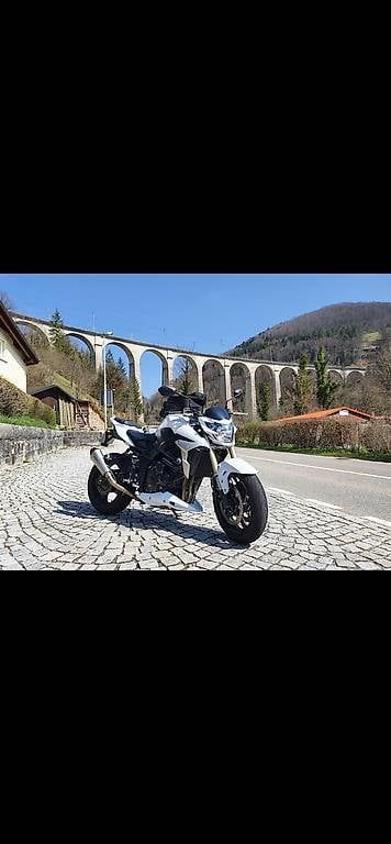 Strada: Motorrad Suzuki GSR 750A  – Usato da Solothurn venduto da sime85