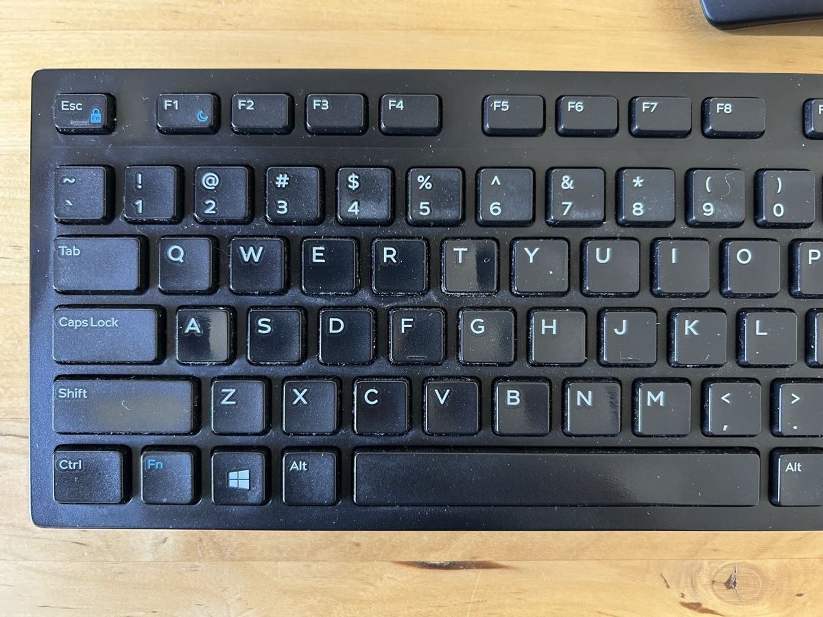 Dell Tastiere: Dell Qwerty Wireless Keyboard and Mouse – Usato da Zürich venduto da Sophie0569 1