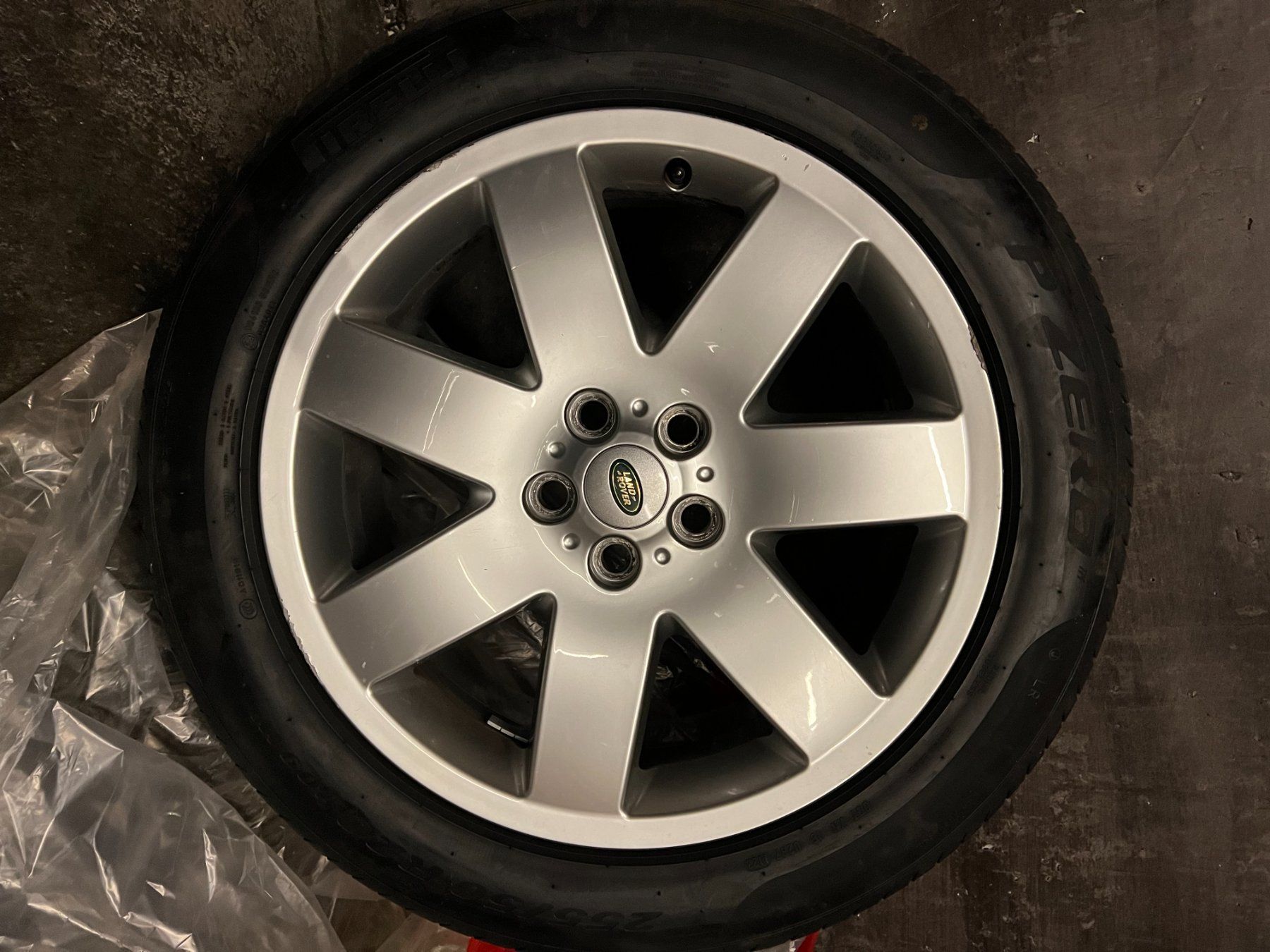 Land Rover Pneumatici & Ruote complete: Range Rover Vogue HSE 2007 - Original Ersatzrad – Usato da Crans-Montana venduto da artsuisse 1