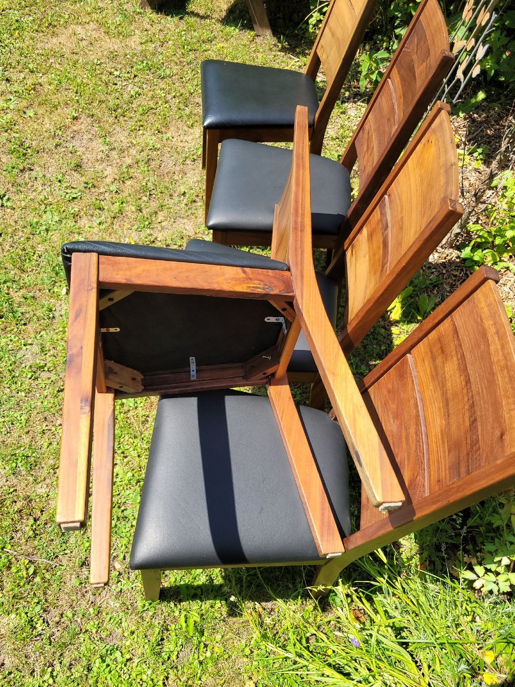 Stühle: Stuhlset Nussbaumholz – Gebraucht aus Schwerzenbach von mat_hw9g 1