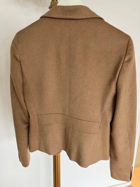 Max Mara Vestes: Blazer MaxMara, Gr. 36, 100 % Camelhaar – D'occasion à Brugg AG par Hellviolett 1