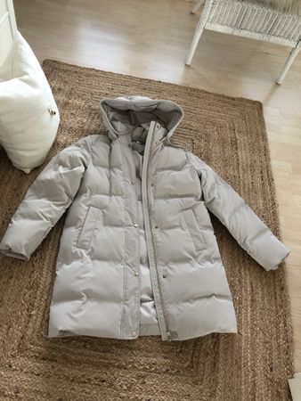 Zara Winterjacke. Gr. S. Beige. Neu mit Etikett