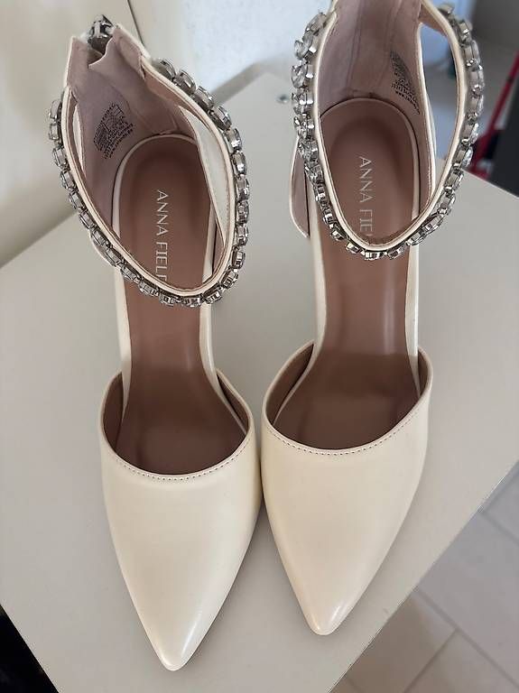 Chaussures femmes: Damenschuhe Gr.37 – D'occasion à Pfäffikon/SZ par PATROL-23 1
