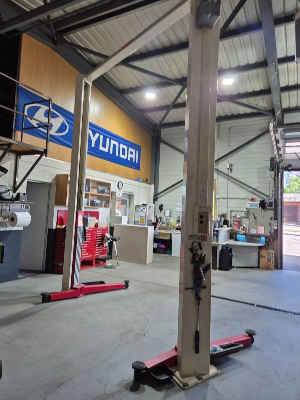 Piattaforme elevatrici & Crick: Koni Autolift 2-Säulen Hebebühne 3000kg – Usato da Gams venduto da GHG-AUTO 1