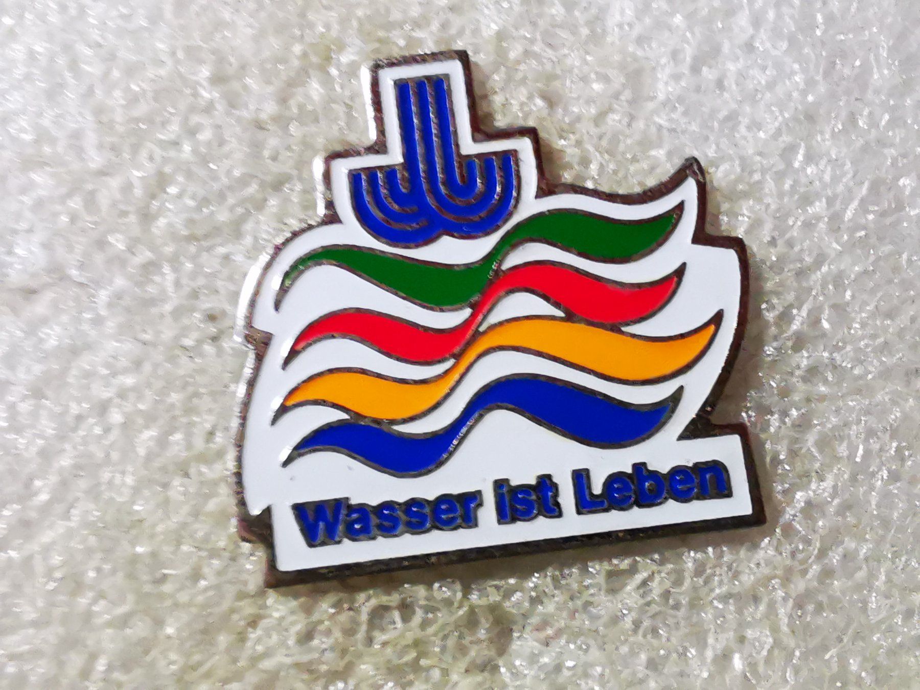 Placchette & Badge: Ansteckpin 196: Wasser ist Leben – Usato da Oppligen venduto da Pin-Fall-Shop