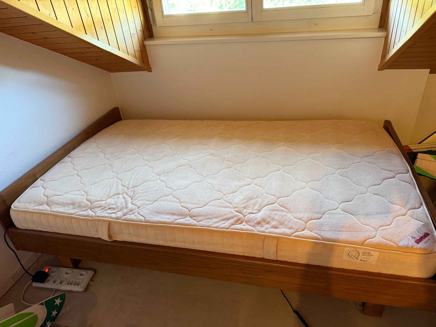Betten: LIT  ÉLECTRIQUE  EUROSLEEP  SWISS  TECH – Gebraucht aus Apples von Gasscret 4