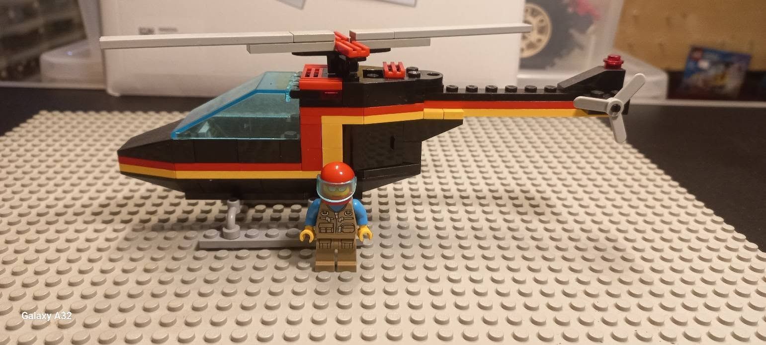Lego Giocattoli: L'hélicoptère Lego System – Usato da La tour de treme venduto da Legocreation82