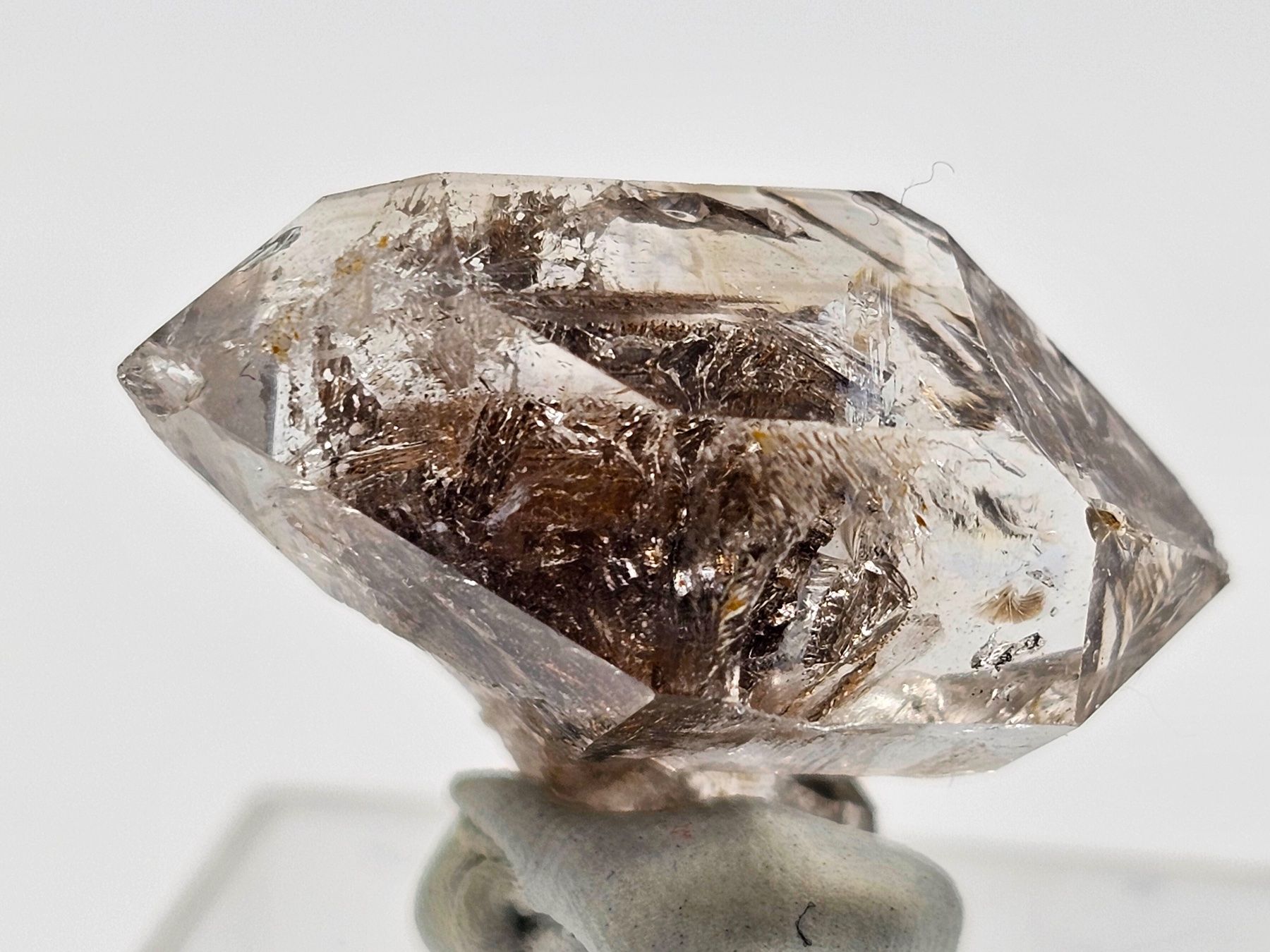 Minerali & Pietre curative: Doubly terminated Quartz with Bitumen inclusions, Ticino – Usato da Figino venduto da panshop