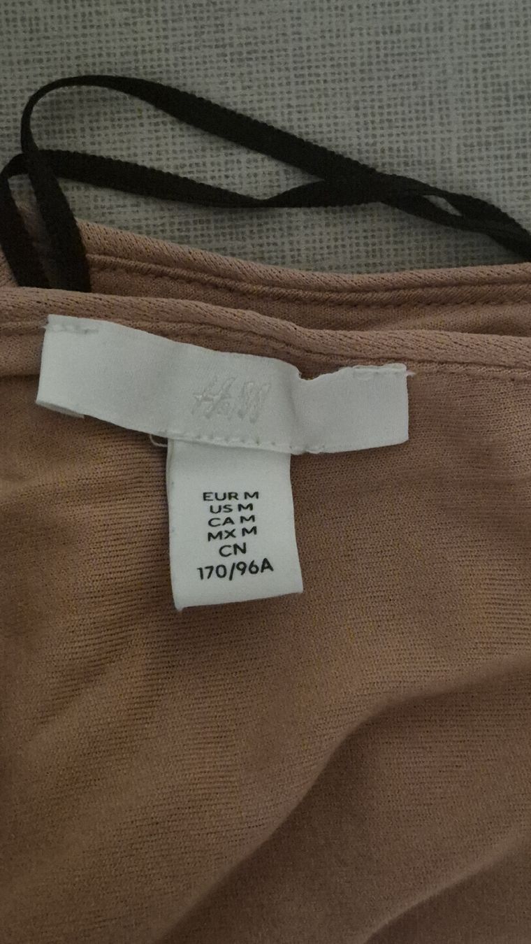 H&M Vestiti: V-Line Dress ruffled waist – Nuovo (secondo la descrizione) da Russikon venduto da pok_t7nq 2