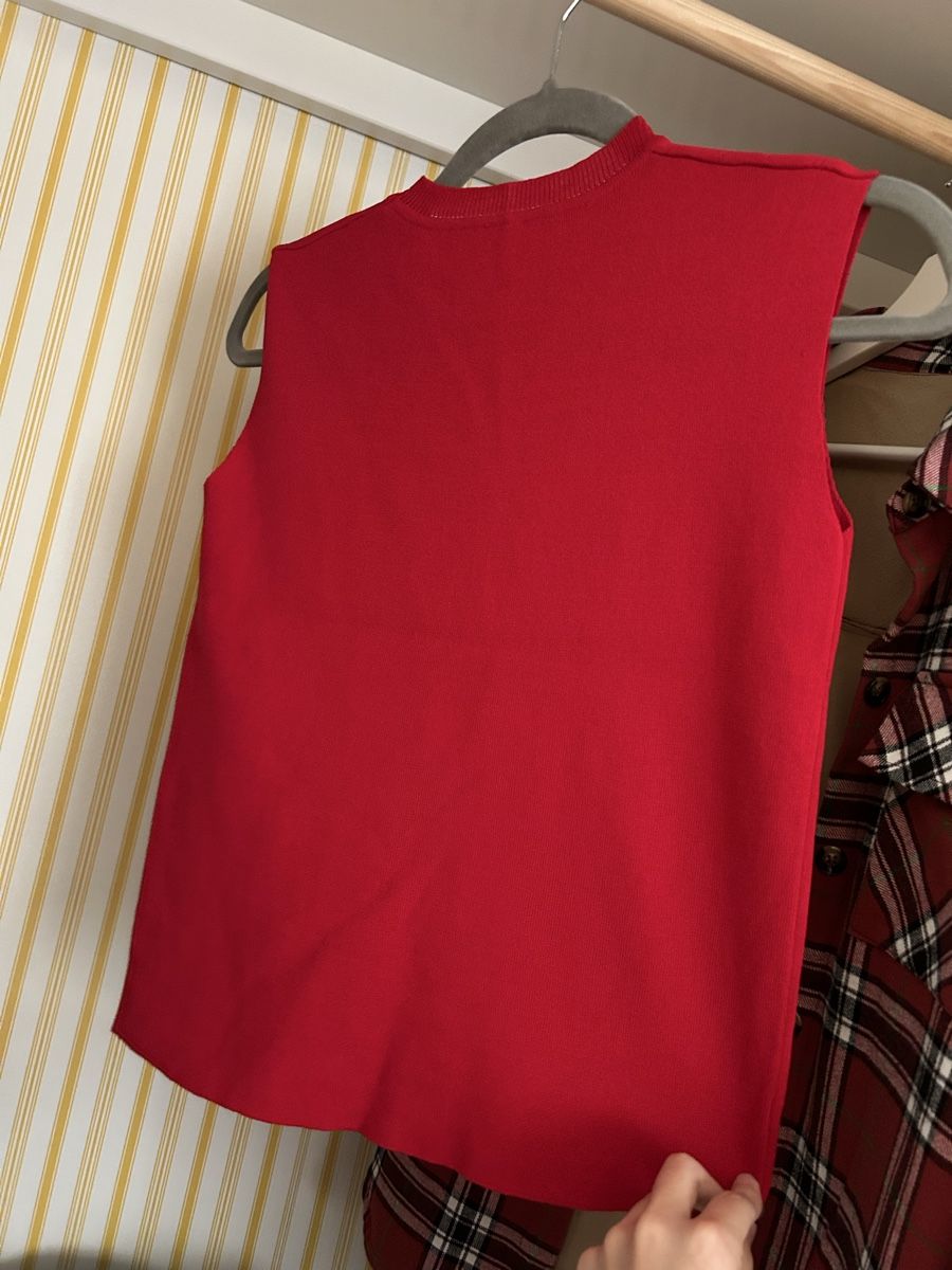 Tops: Vintage Red Sleeveless Sweater – Neu (gemäss Beschreibung) aus Zürich von Mmmico 2