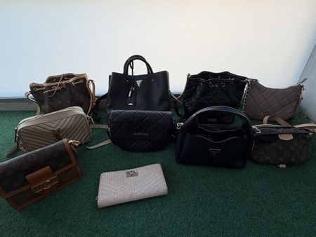 8 Handtaschen Guess Valentino und weitere