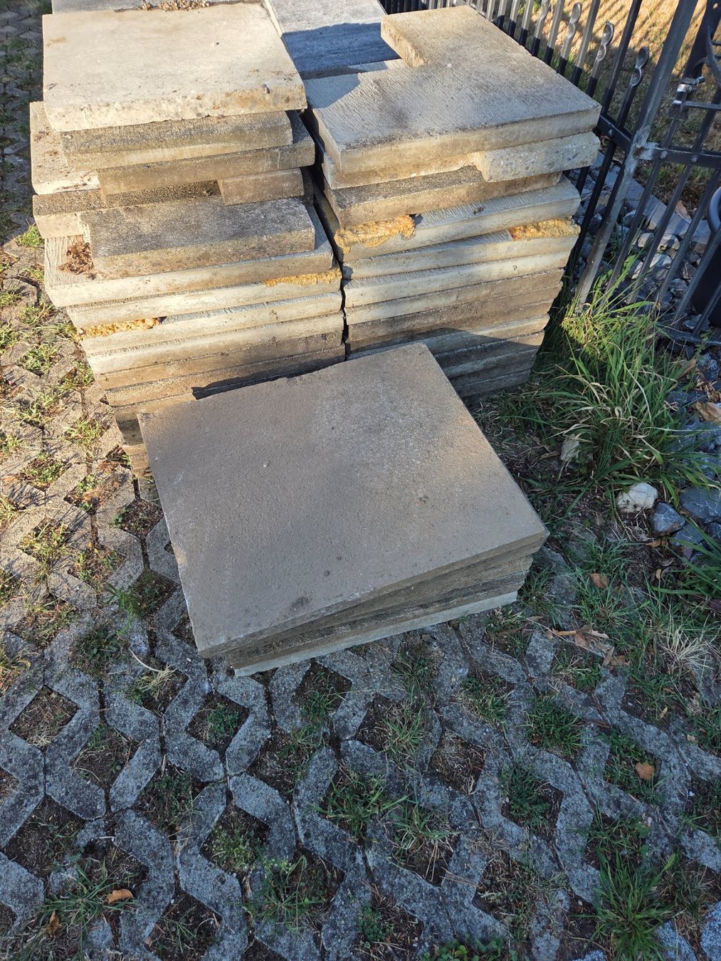 Piatti di portata: Gartenplatten / Betonplatten – Usato da Lostorf venduto da _Venus_ 3
